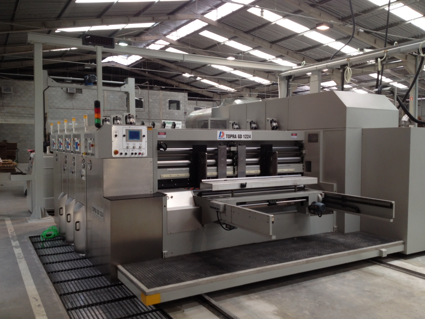 Shown is the Topra GD 1224 (1200mm X 2400mm max feed size)